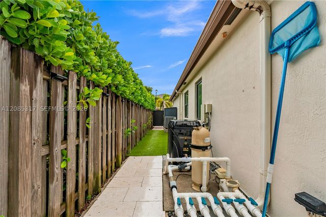 15255 SW 173rd St, Miami, FL 33187