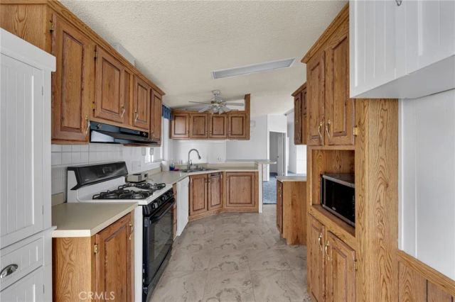 21621 Sandia 57, Apple Valley, CA 92308