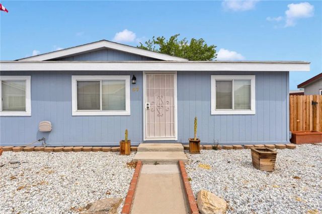 21621 Sandia 57, Apple Valley, CA 92308