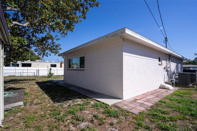 4545 25TH AVENUE N, St Petersburg, FL 33713