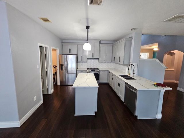 1815 Creegan Park Court, Houston, TX 77047
