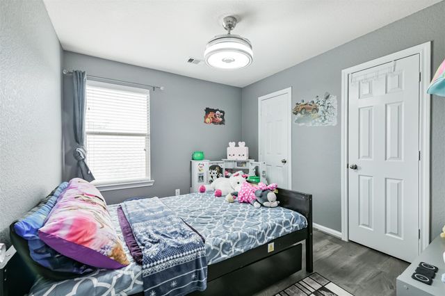 1604 Redbud Grove Ct Court, Conroe, TX 77301
