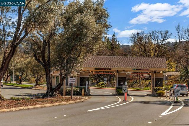 2709 Golden Rain Road 6, Walnut Creek, CA 94595