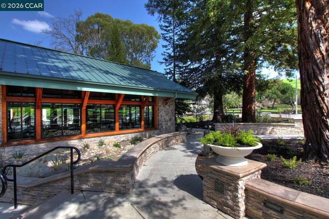 2709 Golden Rain Road 6, Walnut Creek, CA 94595