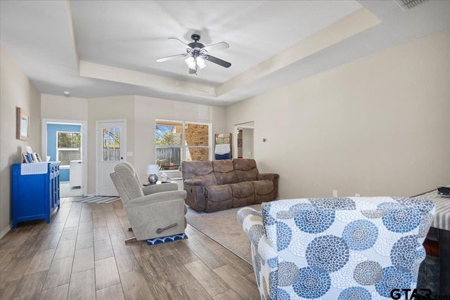 307 Mission Crest Circle, Lindale, TX 75771