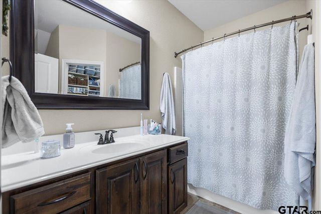 307 Mission Crest Circle, Lindale, TX 75771