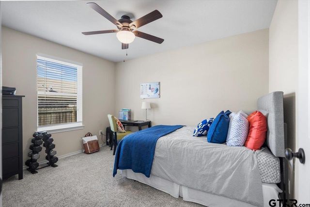 307 Mission Crest Circle, Lindale, TX 75771