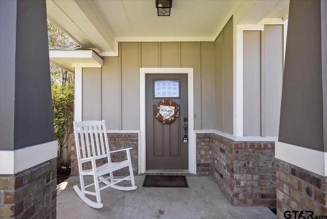 307 Mission Crest Circle, Lindale, TX 75771