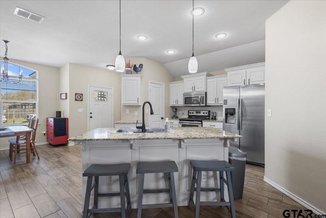 307 Mission Crest Circle, Lindale, TX 75771