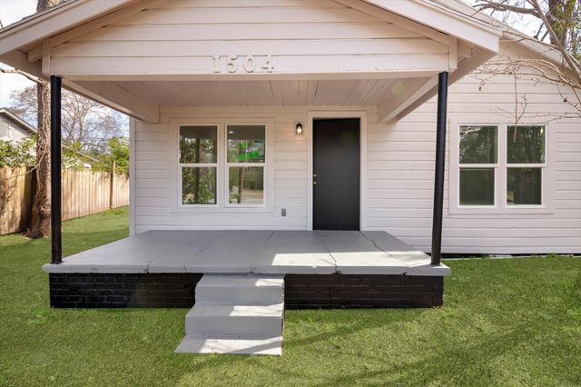 1504 N Travis Street, Liberty, TX 77575