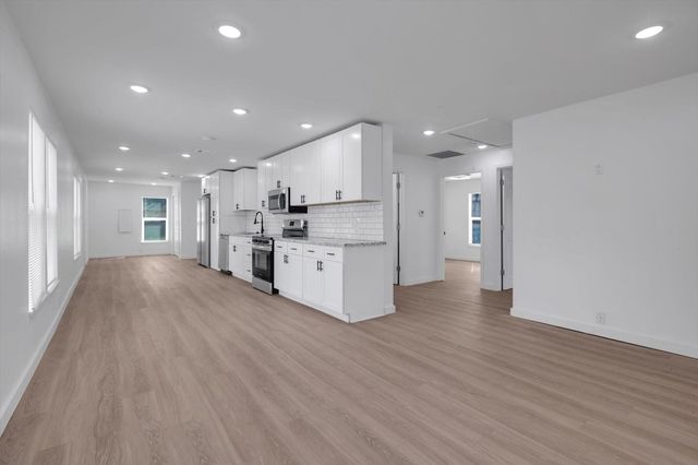 1504 N Travis Street, Liberty, TX 77575