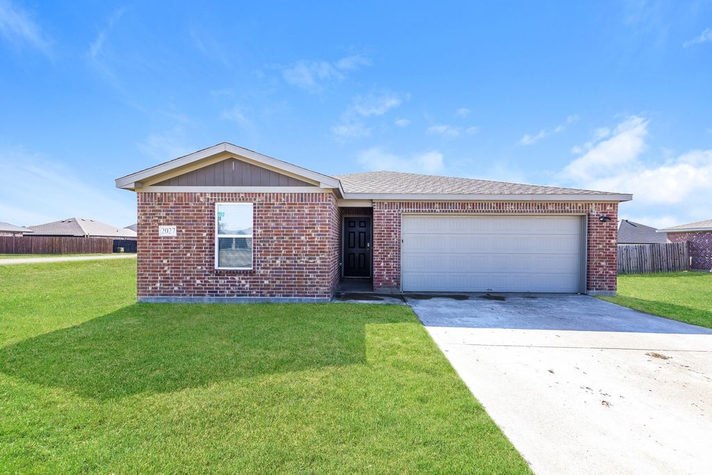 2027 Clay Street, Mabank, TX 75147