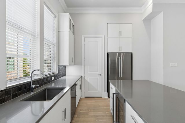 14995 Oak Street, Addison, TX 75001