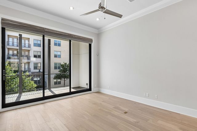 14995 Oak Street, Addison, TX 75001