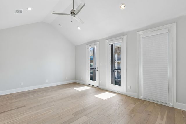 14995 Oak Street, Addison, TX 75001