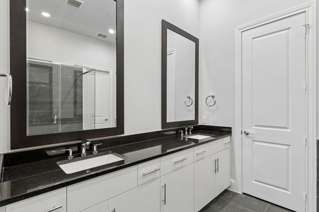 14995 Oak Street, Addison, TX 75001