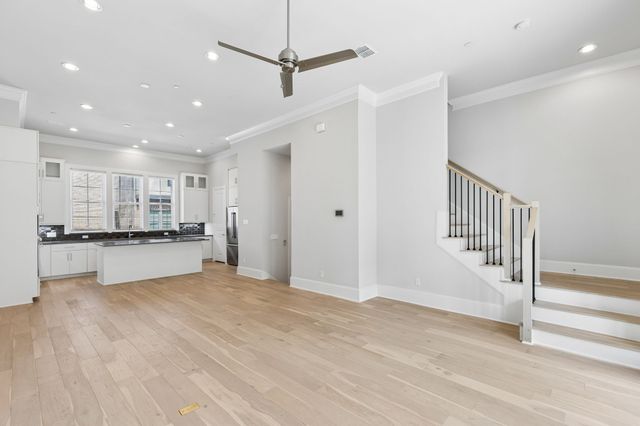 14995 Oak Street, Addison, TX 75001