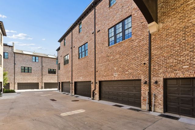 14995 Oak Street, Addison, TX 75001