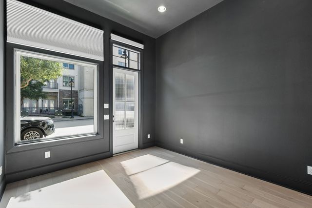 14995 Oak Street, Addison, TX 75001