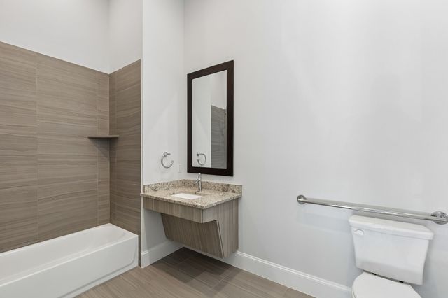 14995 Oak Street, Addison, TX 75001