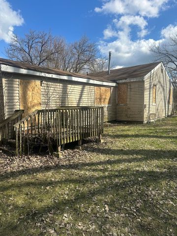 3702 Lincoln Lane E, Robbins, IL 60472
