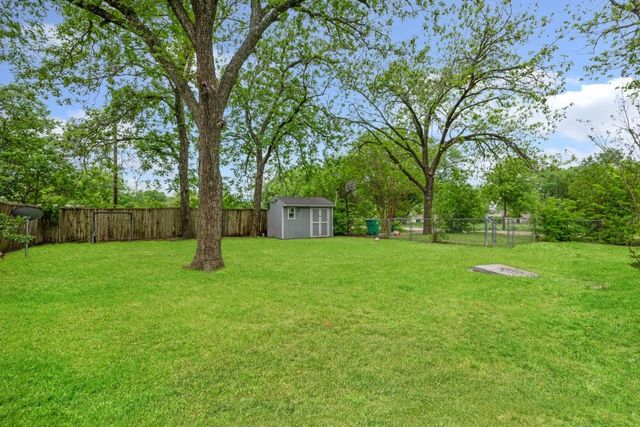 607 W 3rd Street, Eddy, TX 76524