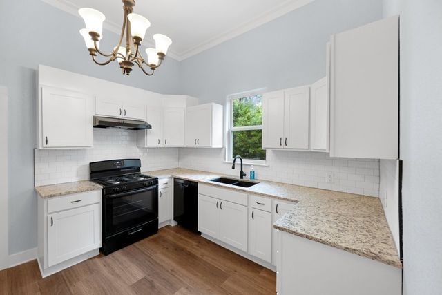 607 W 3rd Street, Eddy, TX 76524