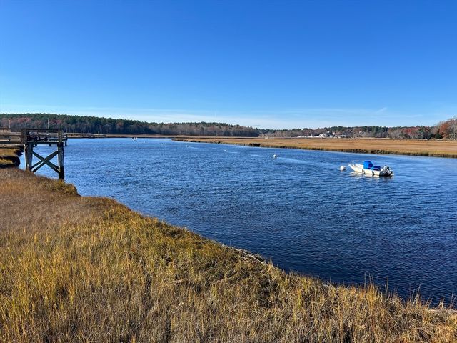 32 Carolyn Circle, Marshfield, MA 02050