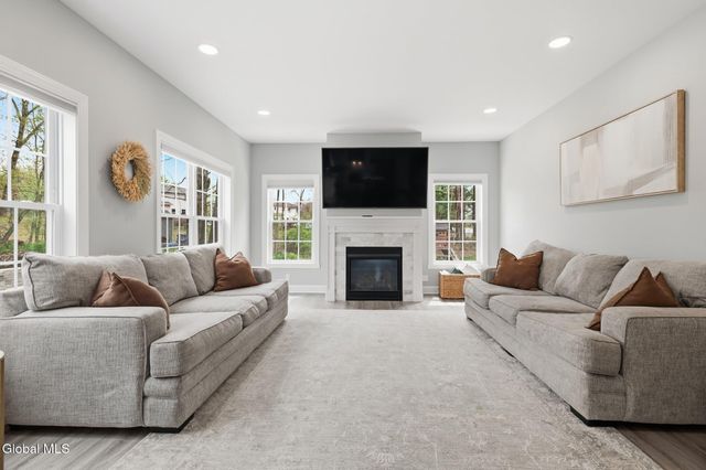 51 B Bayberry Drive, Halfmoon, NY 12065