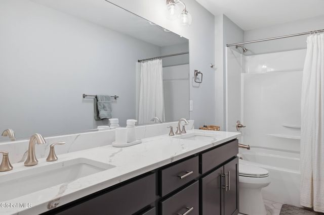 51 B Bayberry Drive, Halfmoon, NY 12065