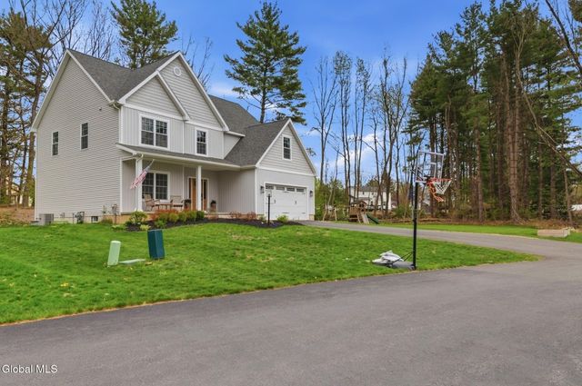 51 B Bayberry Drive, Halfmoon, NY 12065
