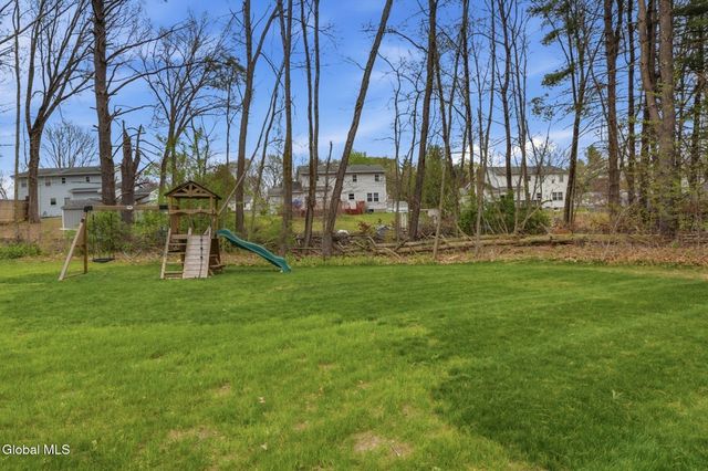 51 B Bayberry Drive, Halfmoon, NY 12065
