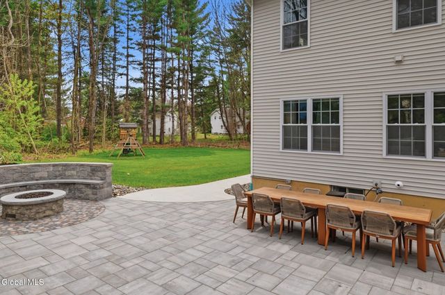 51 B Bayberry Drive, Halfmoon, NY 12065