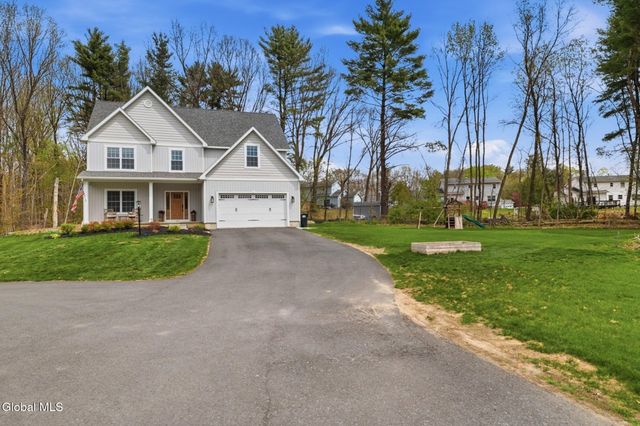51 B Bayberry Drive, Halfmoon, NY 12065