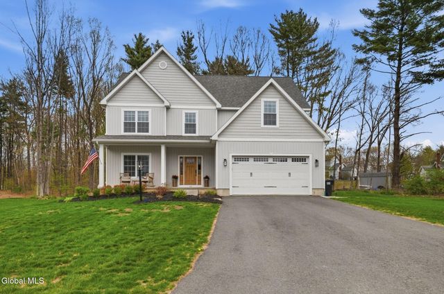 51 B Bayberry Drive, Halfmoon, NY 12065