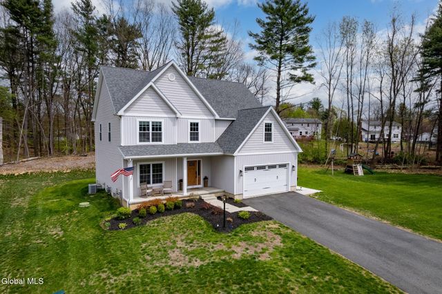 51 B Bayberry Drive, Halfmoon, NY 12065