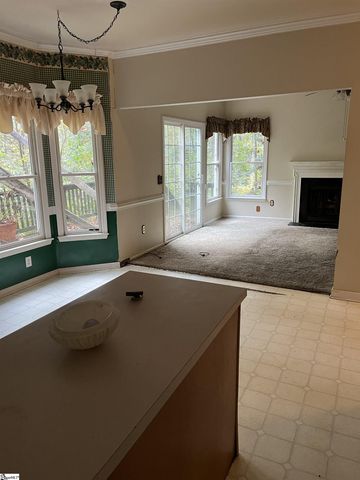 6 Moss Spring Court, Simpsonville, SC 29680