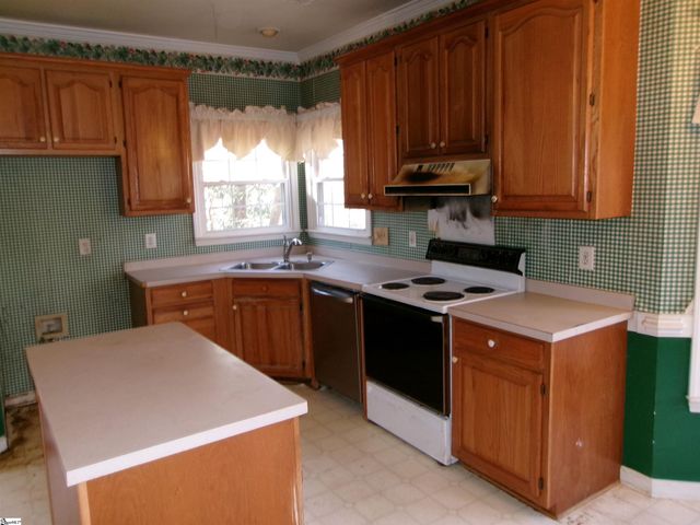 6 Moss Spring Court, Simpsonville, SC 29680