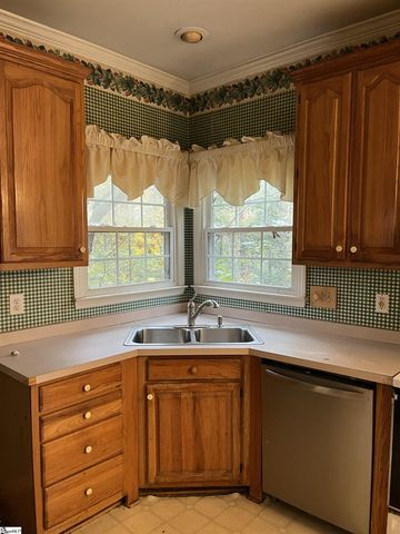 6 Moss Spring Court, Simpsonville, SC 29680