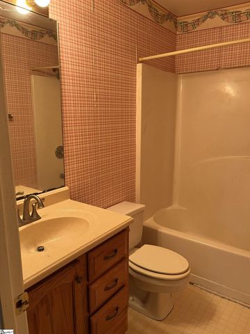 6 Moss Spring Court, Simpsonville, SC 29680