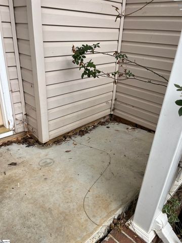 6 Moss Spring Court, Simpsonville, SC 29680