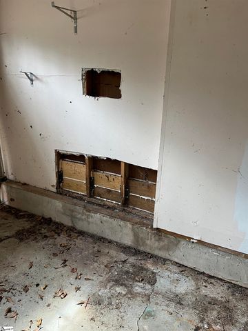 6 Moss Spring Court, Simpsonville, SC 29680