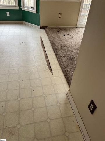 6 Moss Spring Court, Simpsonville, SC 29680