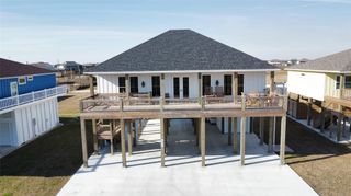 183 Ocean Shores Drive, Port Bolivar, TX 77650
