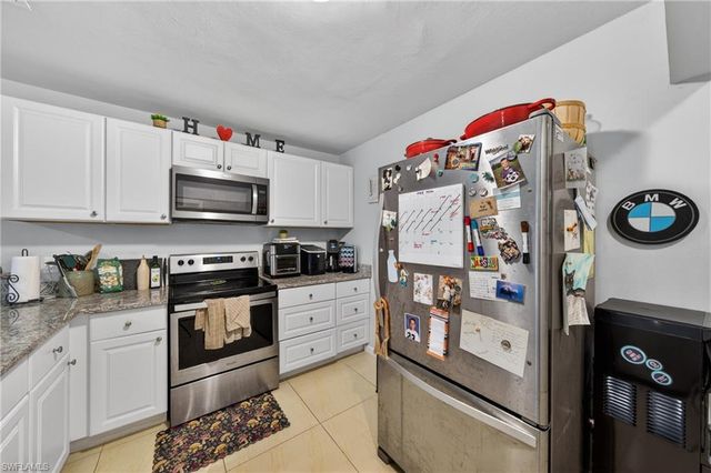 17318 Timber Oak LN, Fort Myers, FL 33908