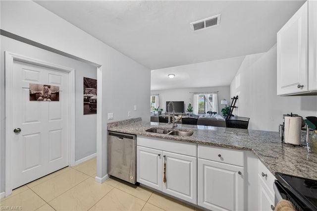 17318 Timber Oak LN, Fort Myers, FL 33908