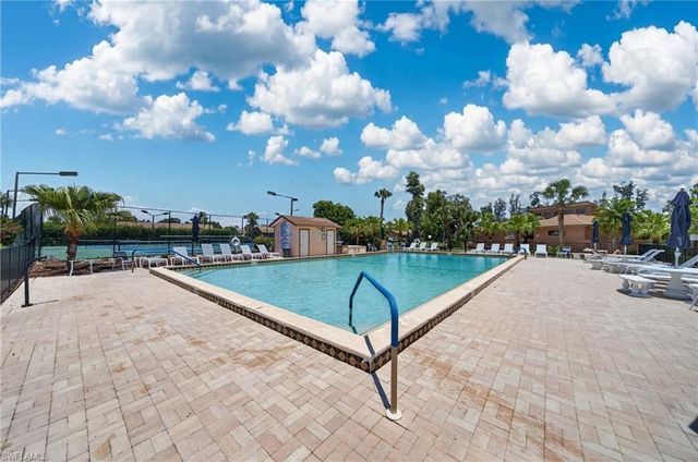 17318 Timber Oak LN, Fort Myers, FL 33908