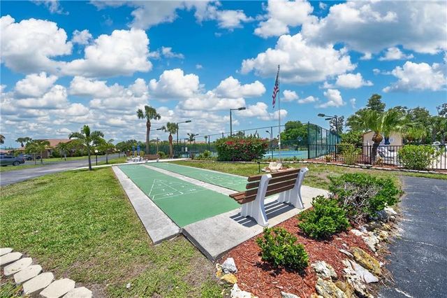 17318 Timber Oak LN, Fort Myers, FL 33908