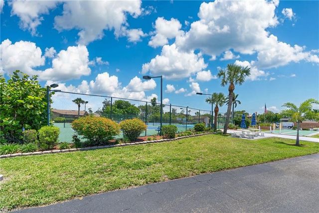 17318 Timber Oak LN, Fort Myers, FL 33908