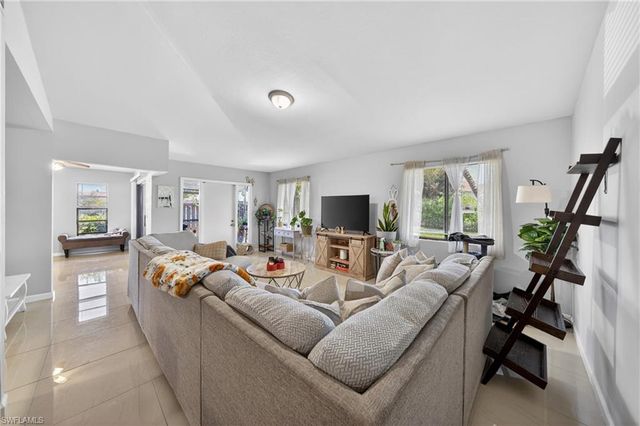 17318 Timber Oak LN, Fort Myers, FL 33908